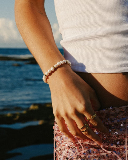 keshi pearl bracelet with gold beads