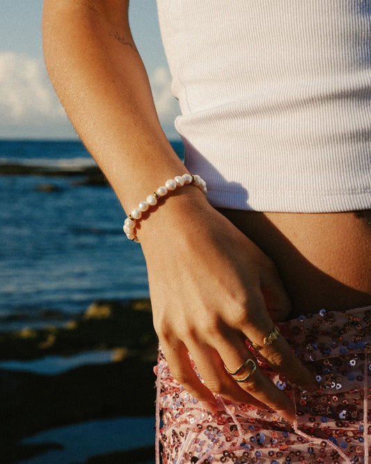 keshi pearl bracelet with gold beads