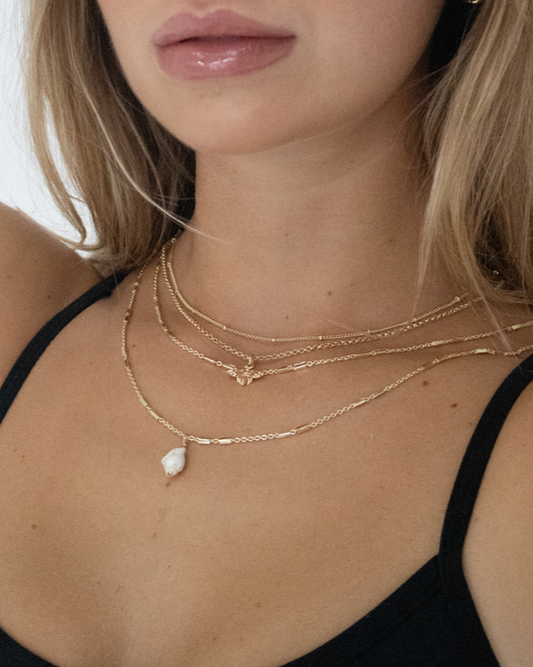 dainty necklace stack with sea shell necklace, bee necklace, choker necklace, dainty necklace gold. Frankly my dear necklace stack