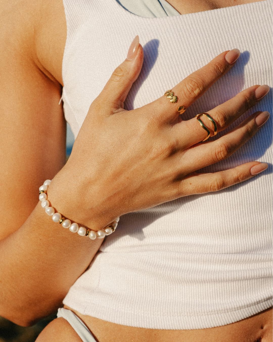 freshwater pearl bracelet with gold beads