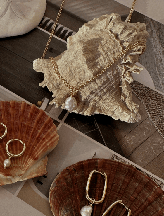 Wavy Pearl Pendant - Haylo & Co.